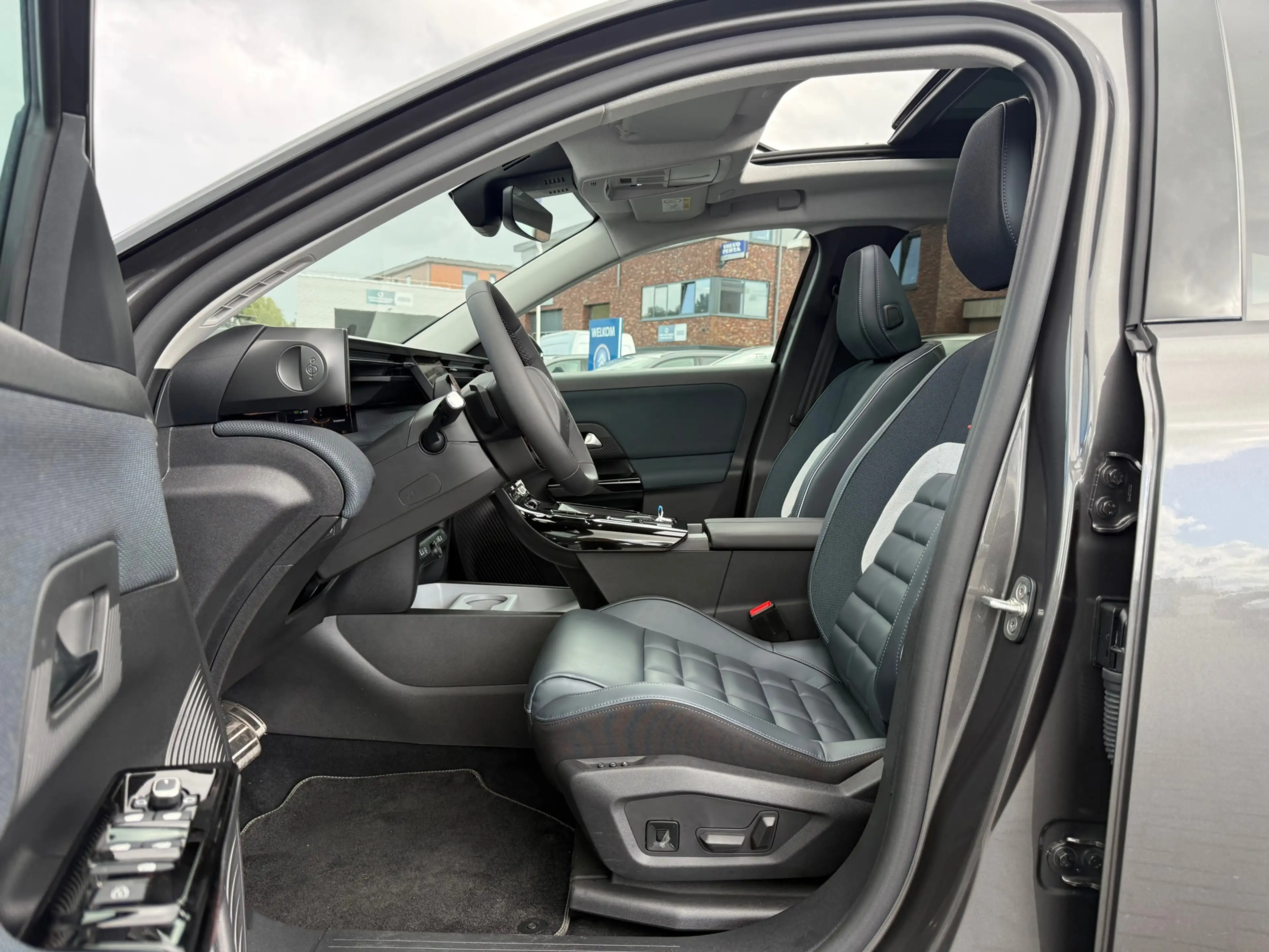 Citroen C5 Aircross 1.6 Plug-In Hybrid 195 MAX SCHUIFDAK — photo 4