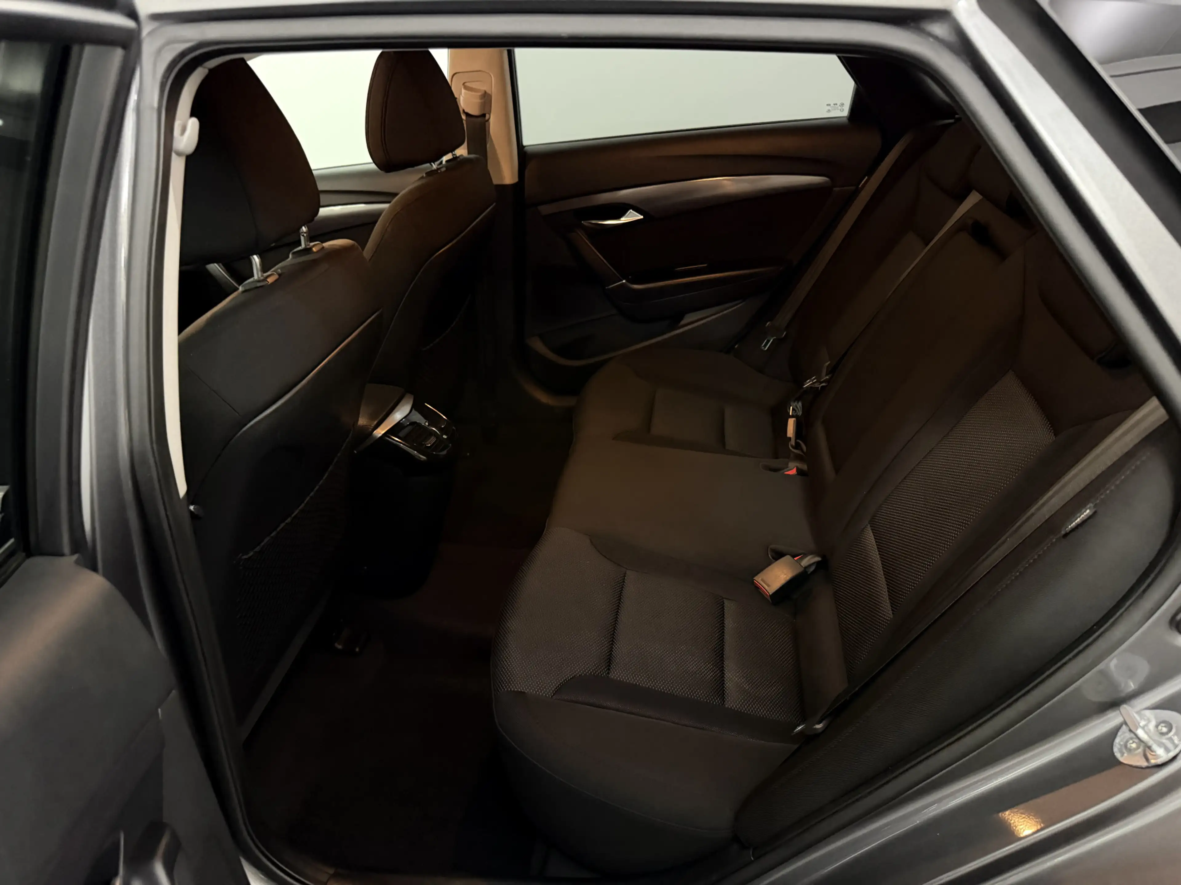 Hyundai i40 Wagon 1.6 GDI Blue Business Edition Camera, Navi, — photo 9