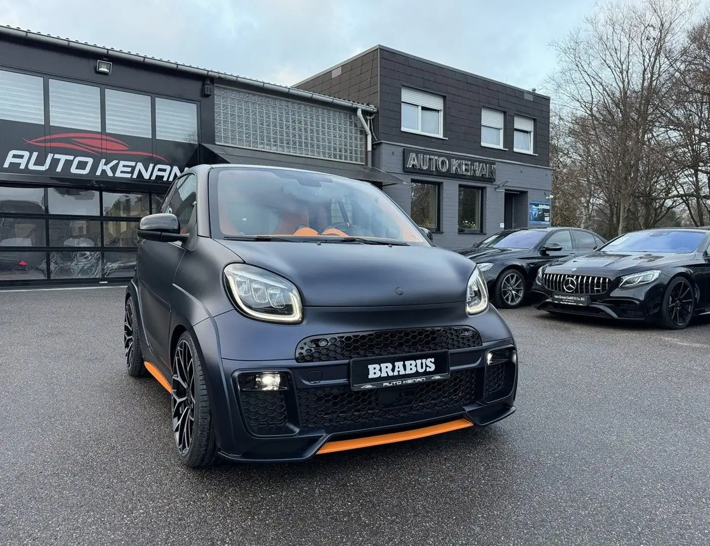 smart forTwo BRABUS ULTIMATE Style WIDESTAR orange INT Blau - 2