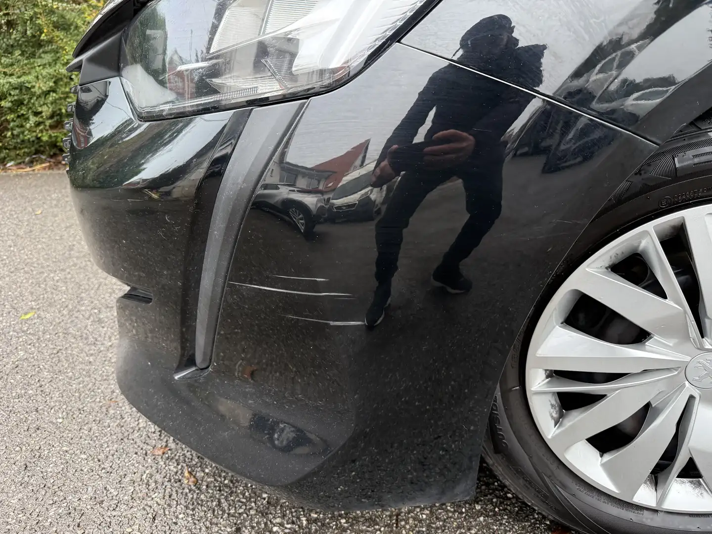 Peugeot 208 1.2i+AIRCO+EURO 6D Zwart - 2