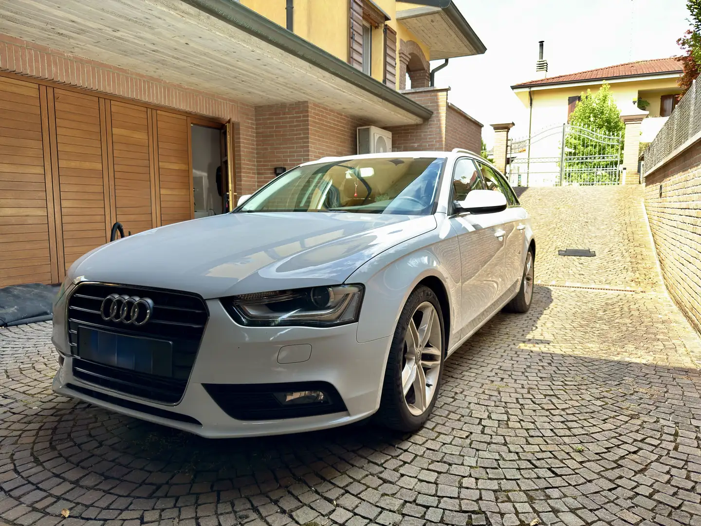 Audi A4 Avant 2.0 tdi Advanced 143cv multitronic - 1