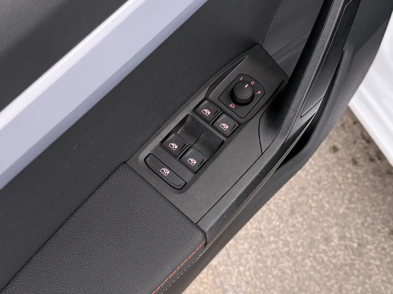 SEAT Ibiza 1.5 TSI FR Aut LED RADAR NAVI SITZHZG R-CAM, миниатюра 23