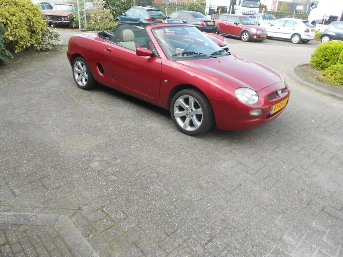 MG MGF 1.8i Červená - 2