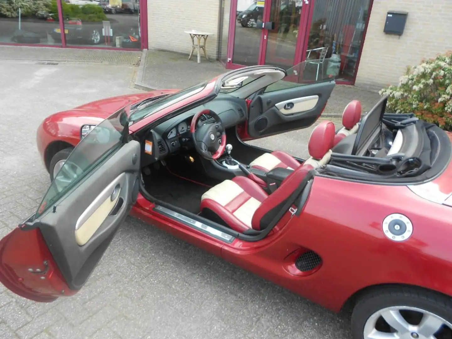 MG MGF 1.8i Rosso - 1