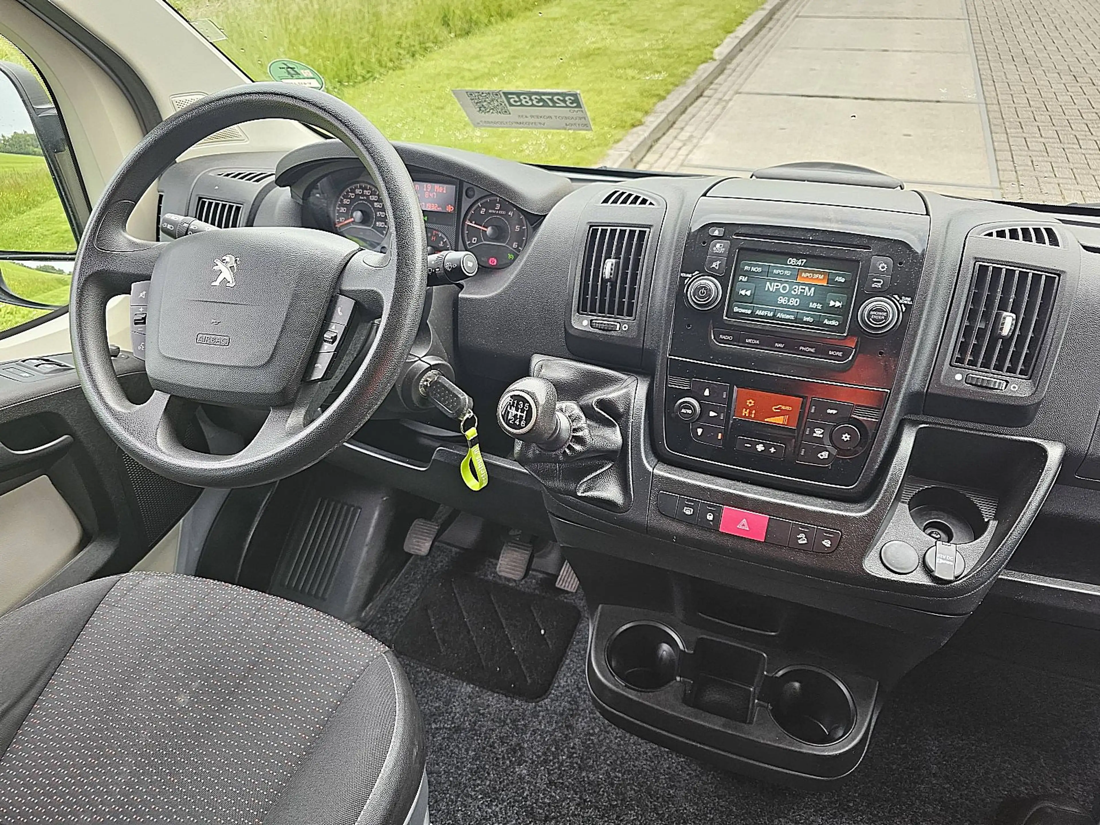 Peugeot Boxer 435 dc clima EURO6 — photo 8