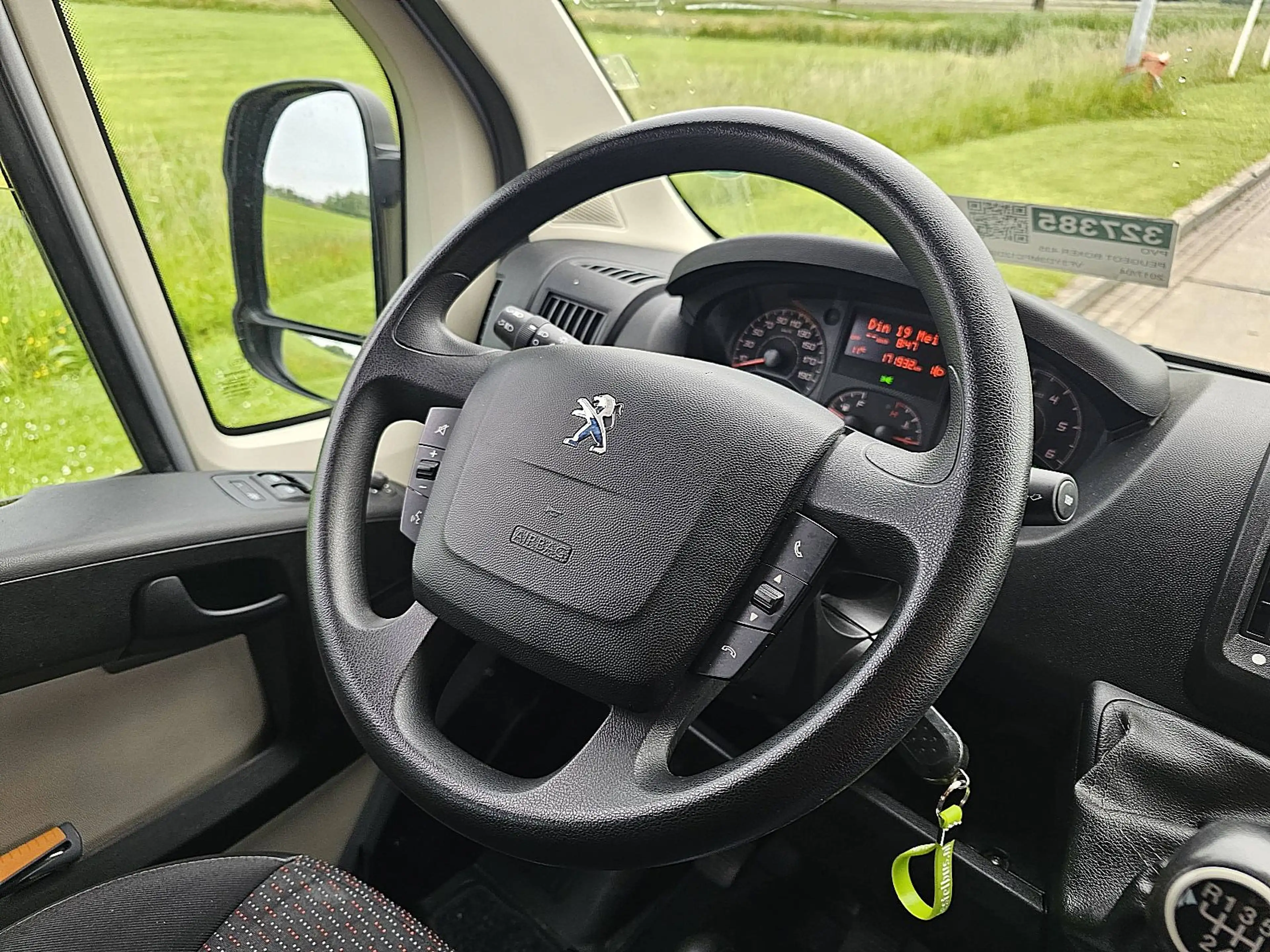 Peugeot Boxer 435 dc clima EURO6 — photo 10