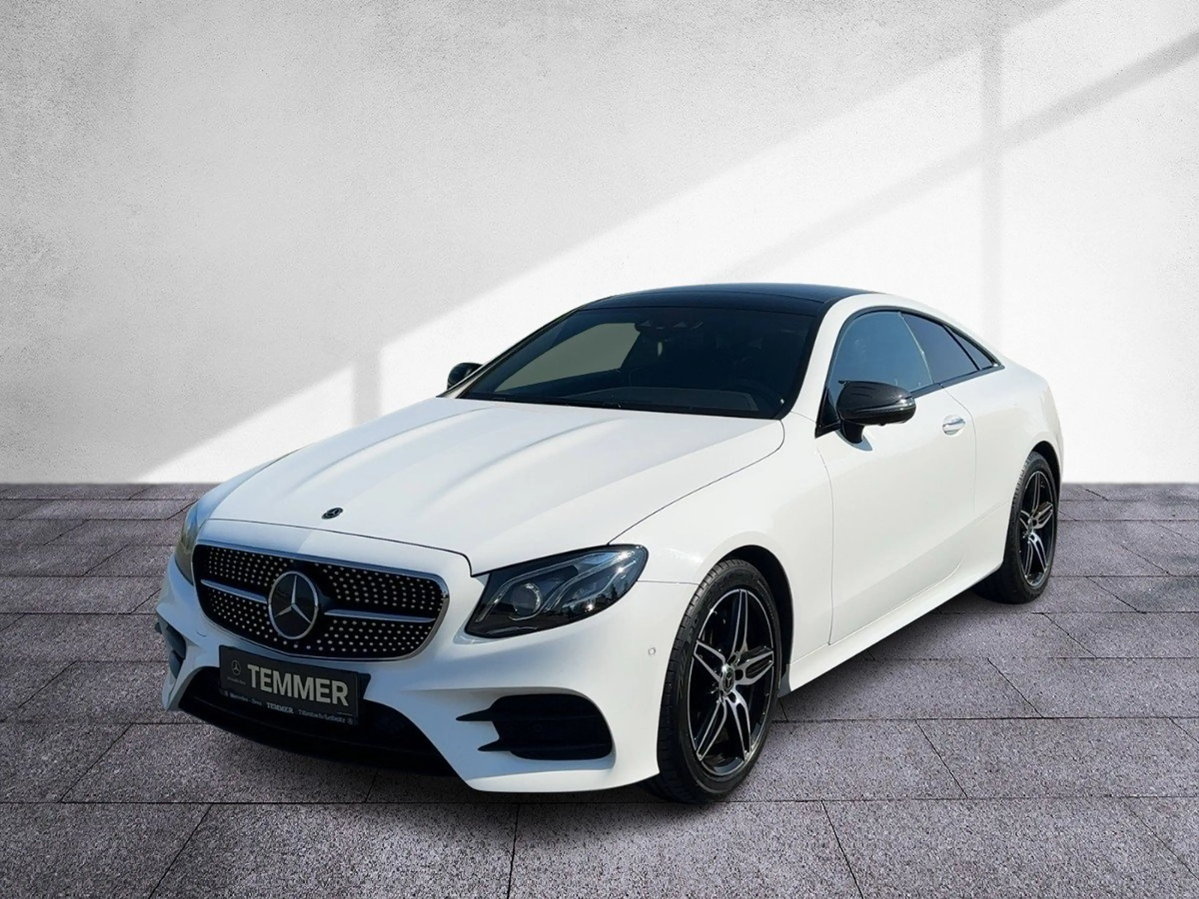 Mercedes-Benz E 400 d 4MATIC Coupé AMG PREM+ DISTR WIDESCREEN — photo 2