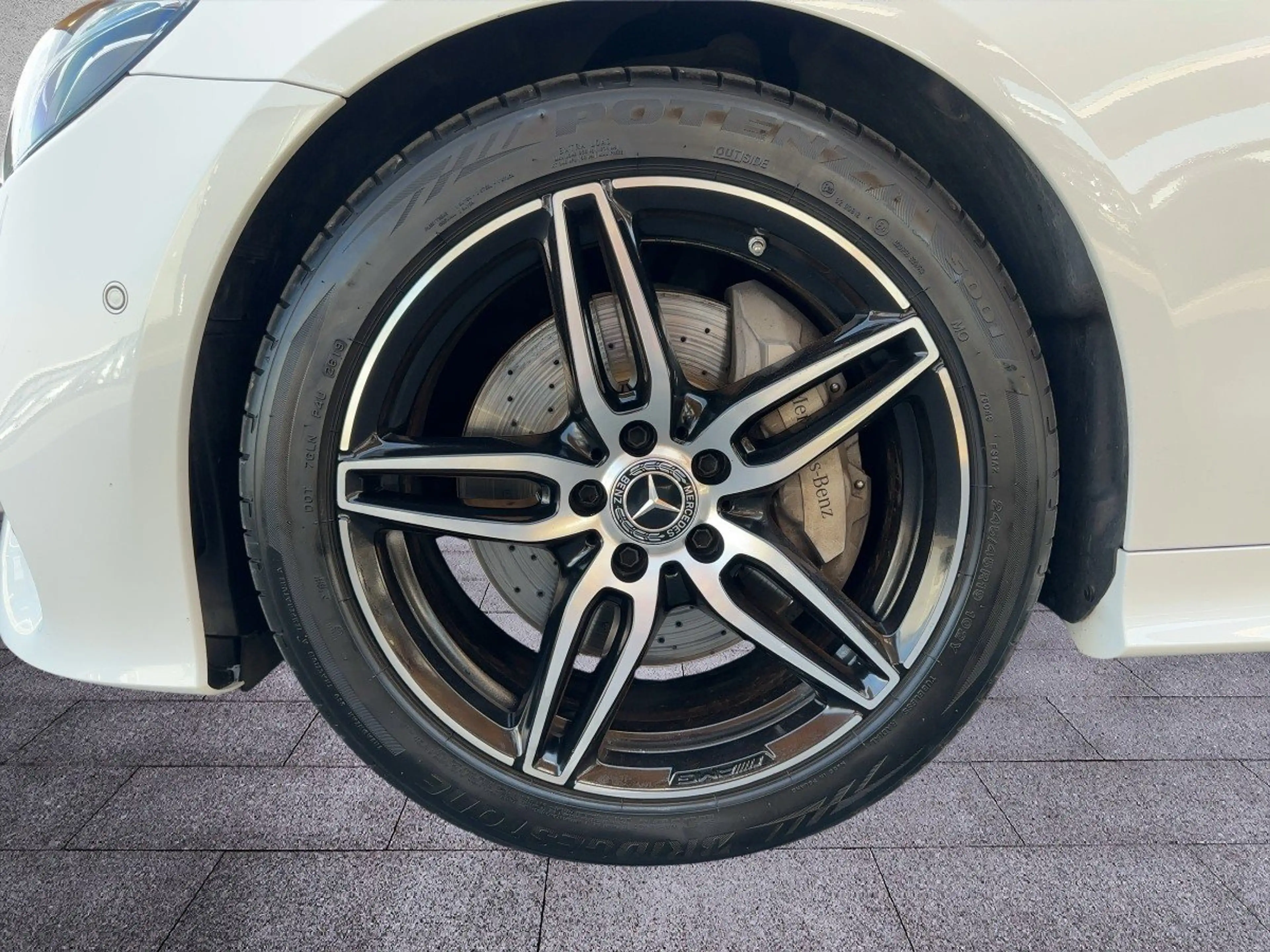 Mercedes-Benz E 400 d 4MATIC Coupé AMG PREM+ DISTR WIDESCREEN — photo 13