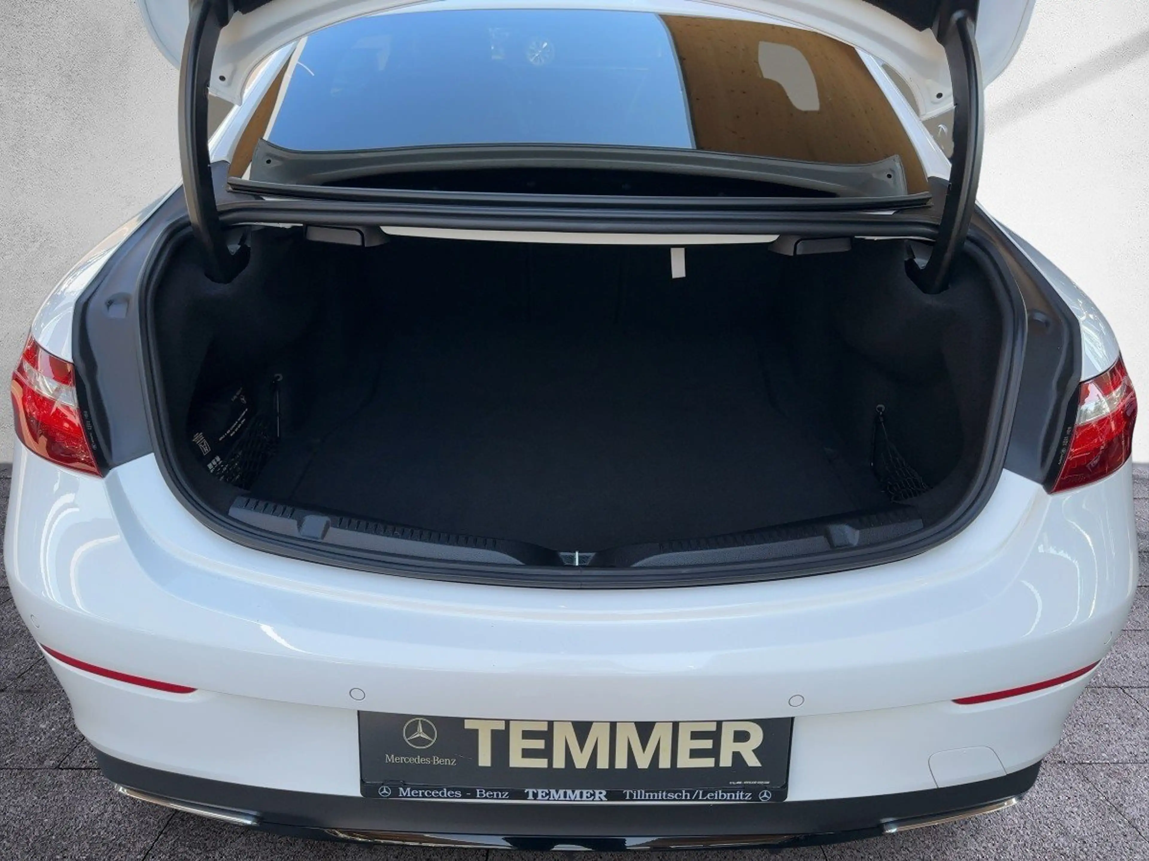 Mercedes-Benz E 400 d 4MATIC Coupé AMG PREM+ DISTR WIDESCREEN — photo 7