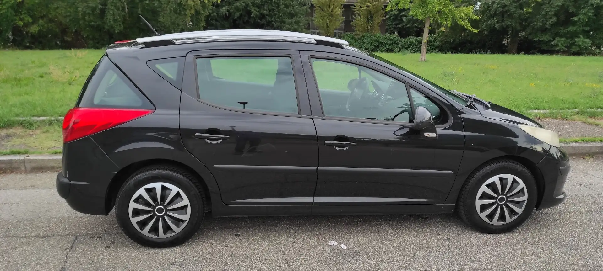 Peugeot 207 SW 1.4 8v X-Line eco-Gpl FL - 2