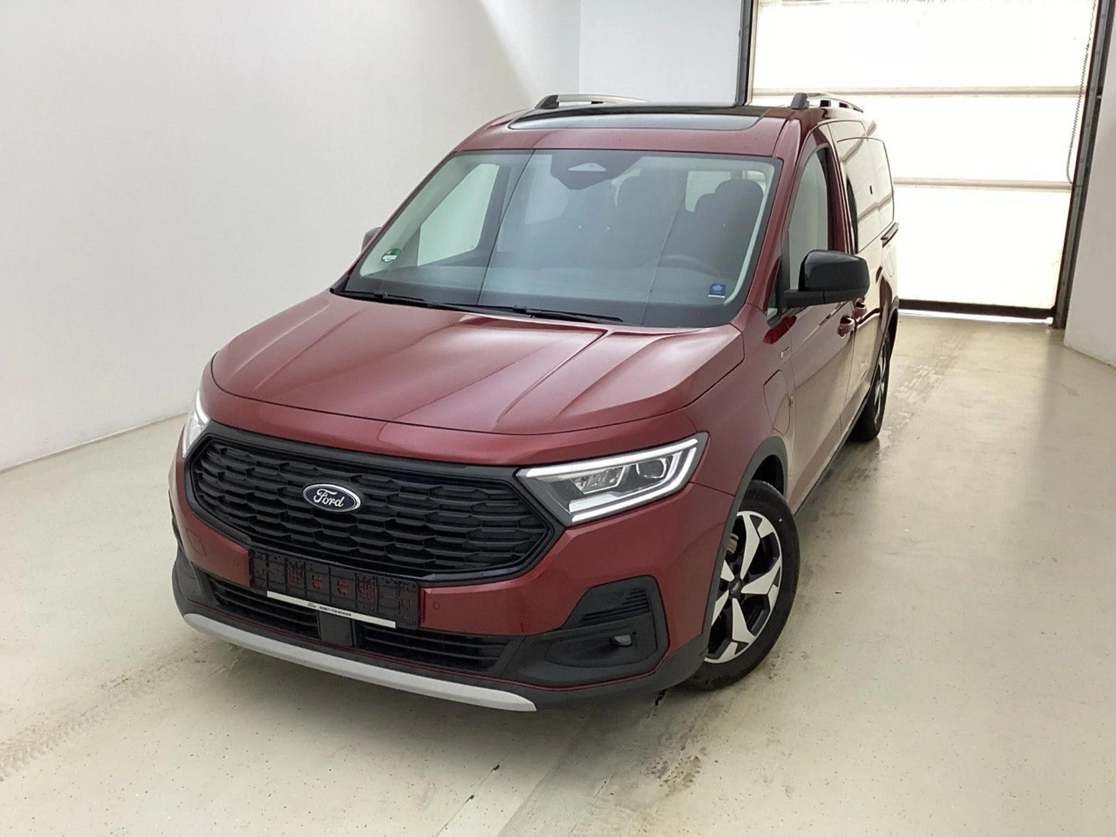 Ford Grand Tourneo Connect 1.5 EcoBoost PHEV Active — photo 2