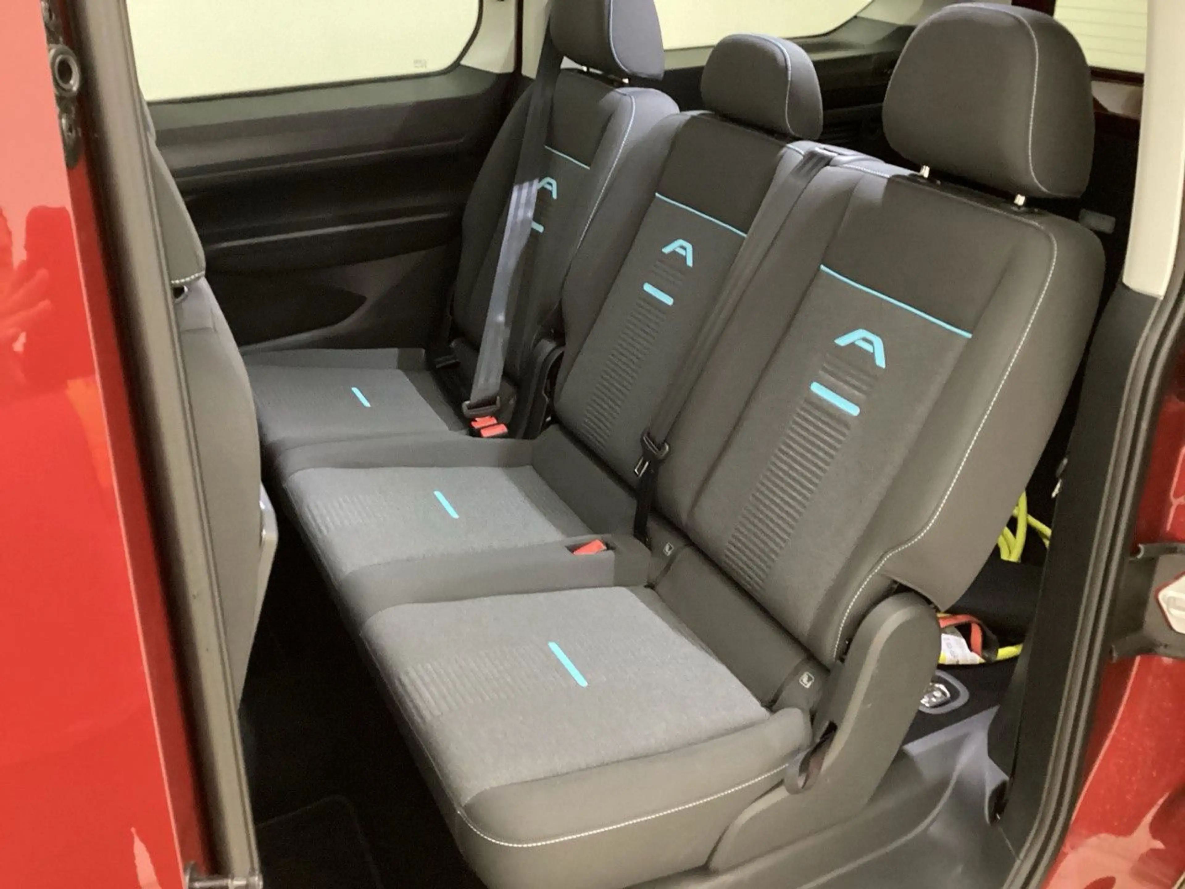 Ford Grand Tourneo Connect 1.5 EcoBoost PHEV Active — photo 7