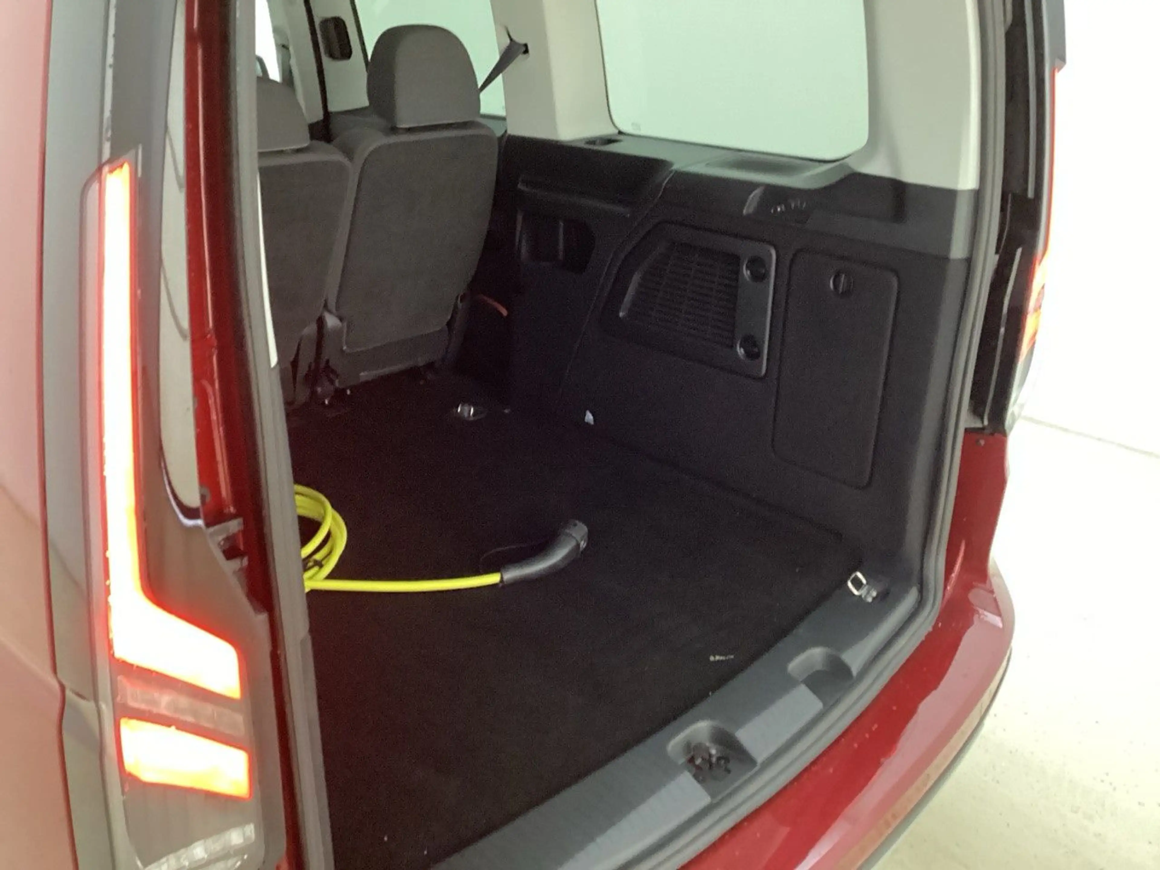 Ford Grand Tourneo Connect 1.5 EcoBoost PHEV Active — photo 5