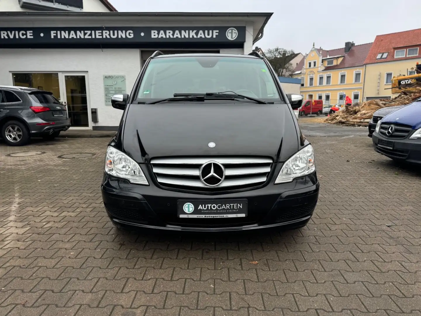 Mercedes-Benz Viano Mercedes-Benz*Viano 3.0CDI*BlueEfficien*7-SITZER Black - 2
