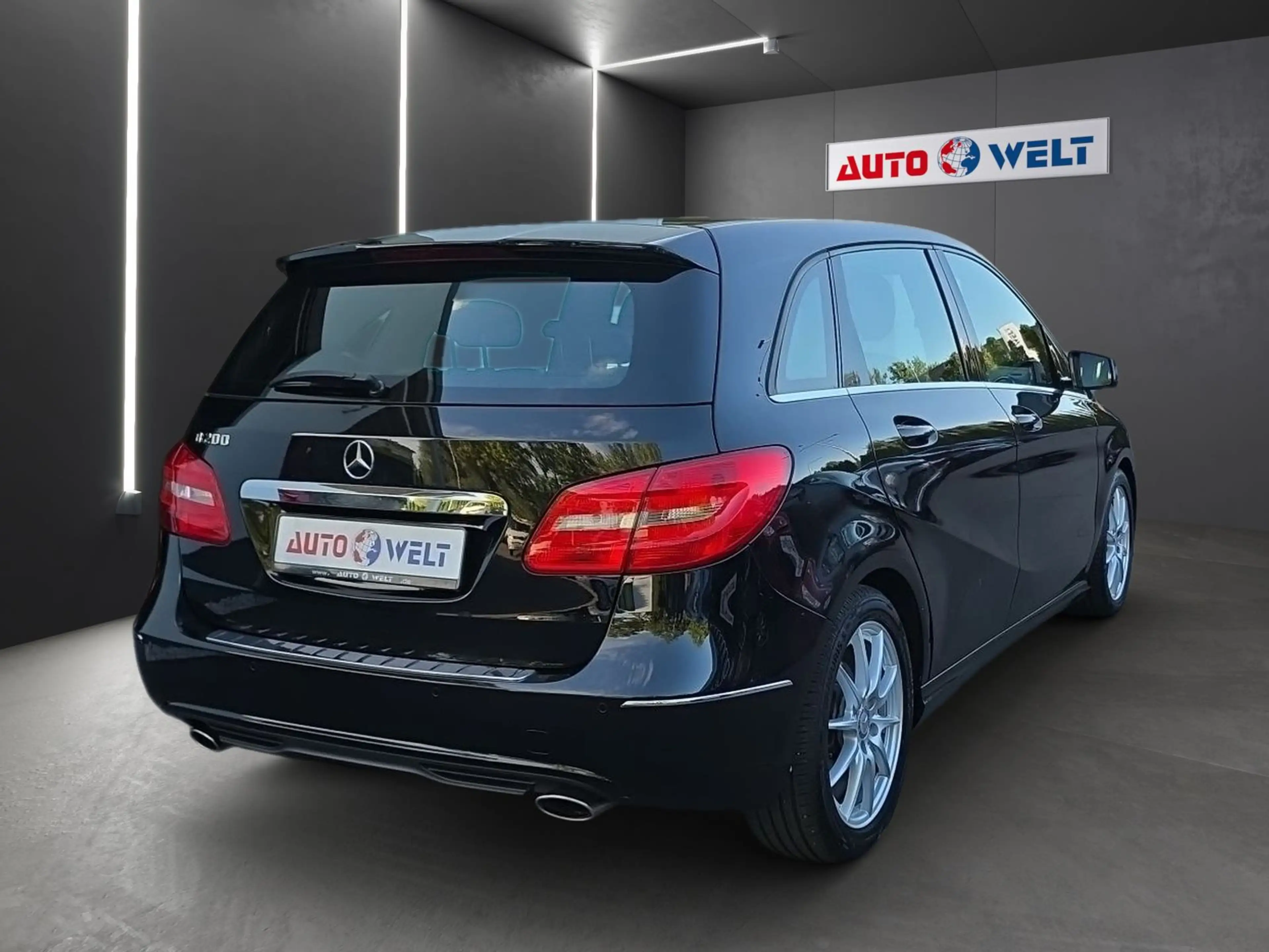 Mercedes-Benz B 200 B200 Edition 1 Standard Teilleder AHK Klima PDC — photo 4