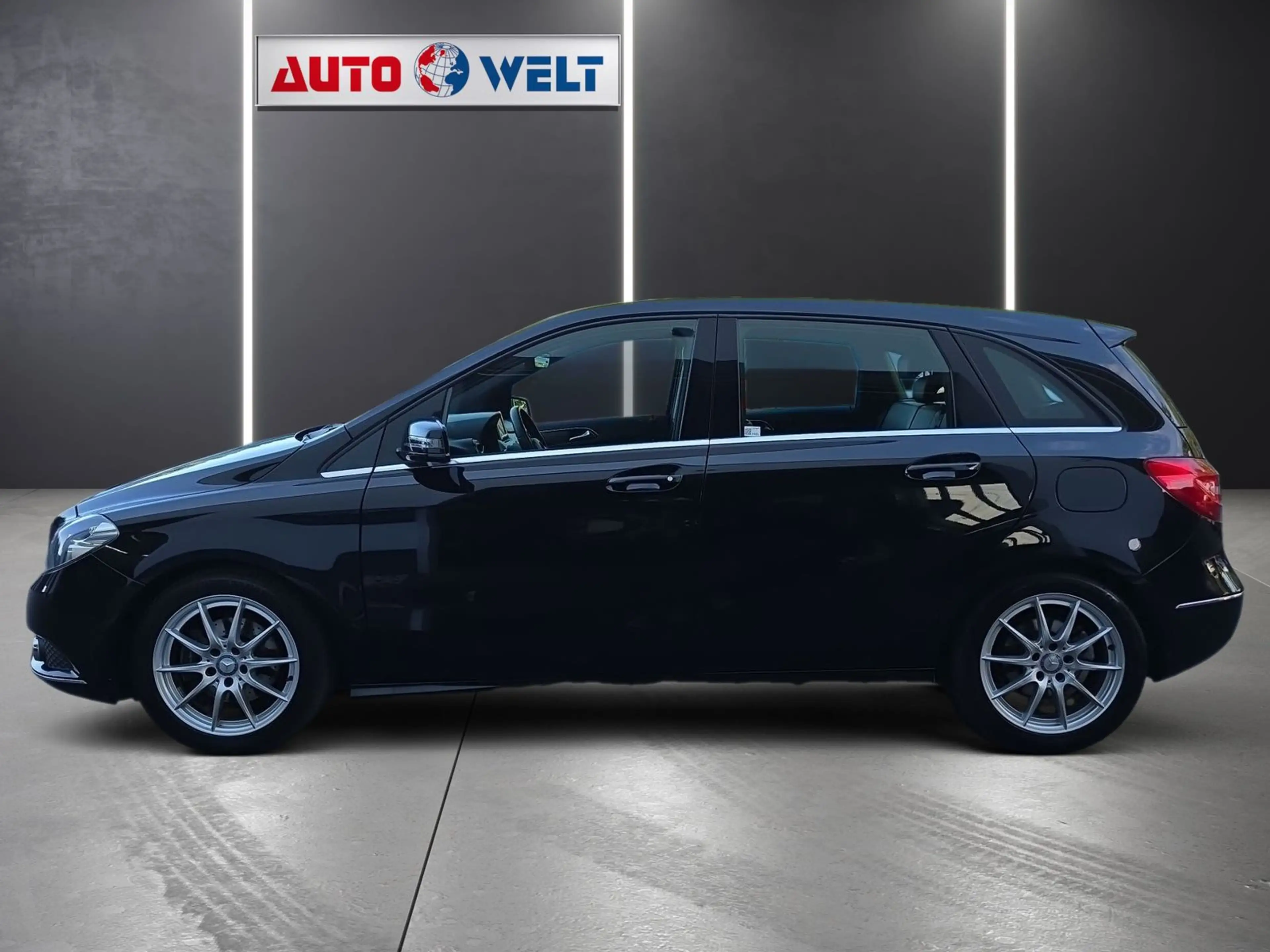 Mercedes-Benz B 200 B200 Edition 1 Standard Teilleder AHK Klima PDC — photo 6