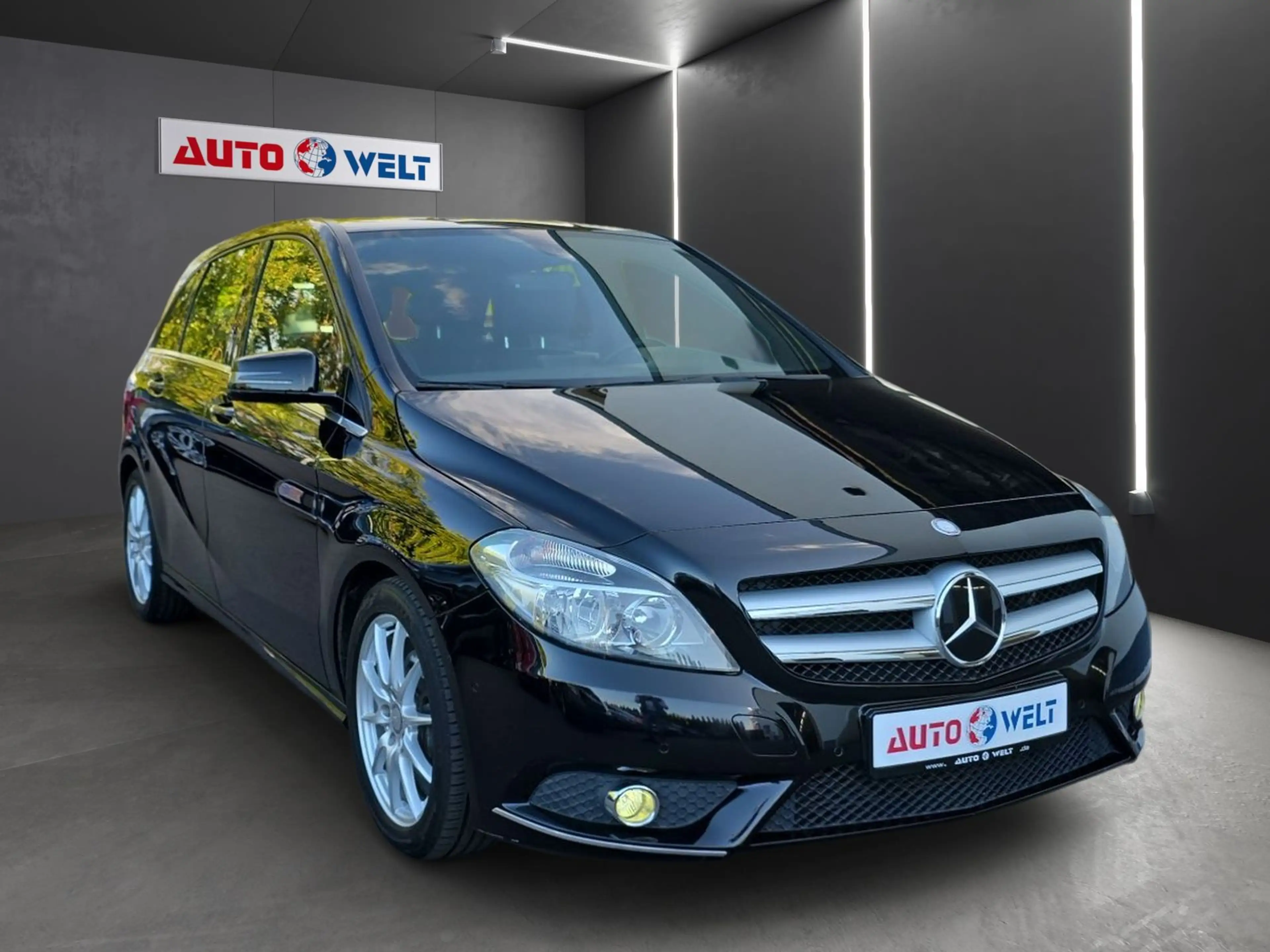 Mercedes-Benz B 200 B200 Edition 1 Standard Teilleder AHK Klima PDC — photo 2