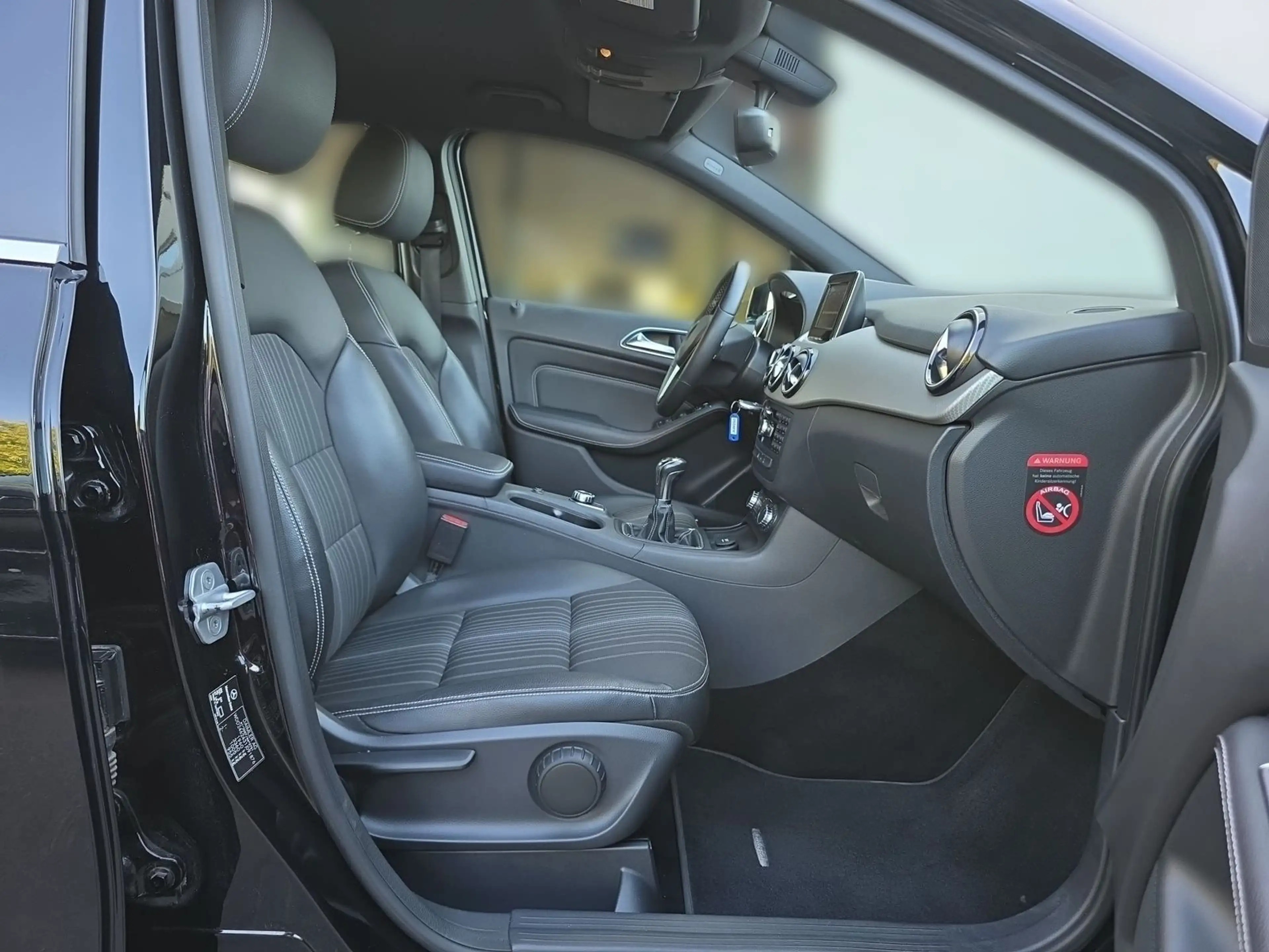 Mercedes-Benz B 200 B200 Edition 1 Standard Teilleder AHK Klima PDC — photo 15
