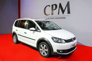 CROSS TOURAN LED NAVI PANO 1.HD SHZ PDC