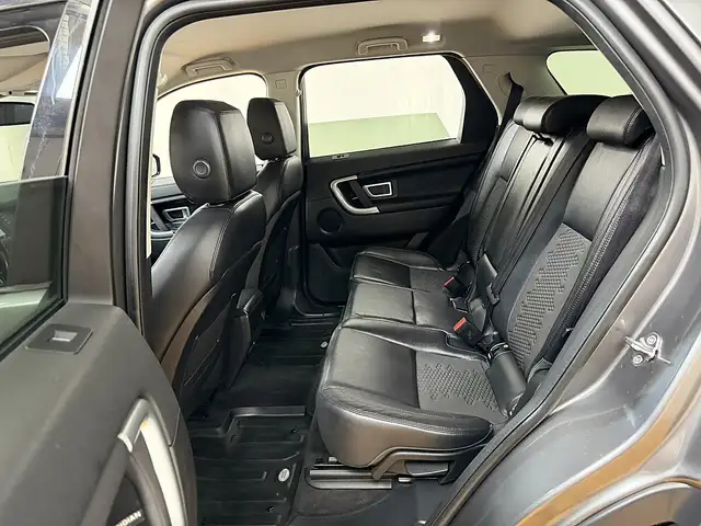 Land Rover Discovery Sport view 9