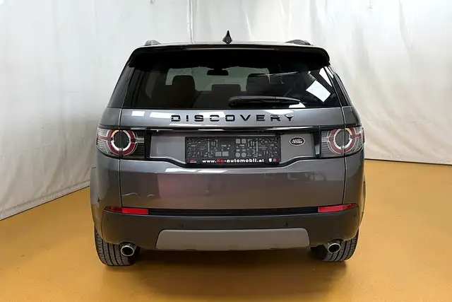 Land Rover Discovery Sport view 11