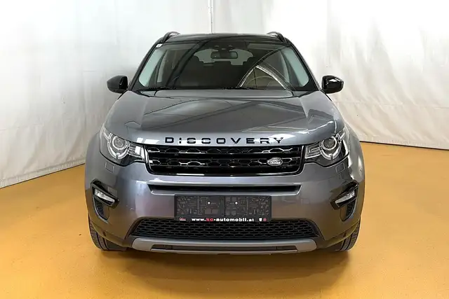 Land Rover Discovery Sport view 12