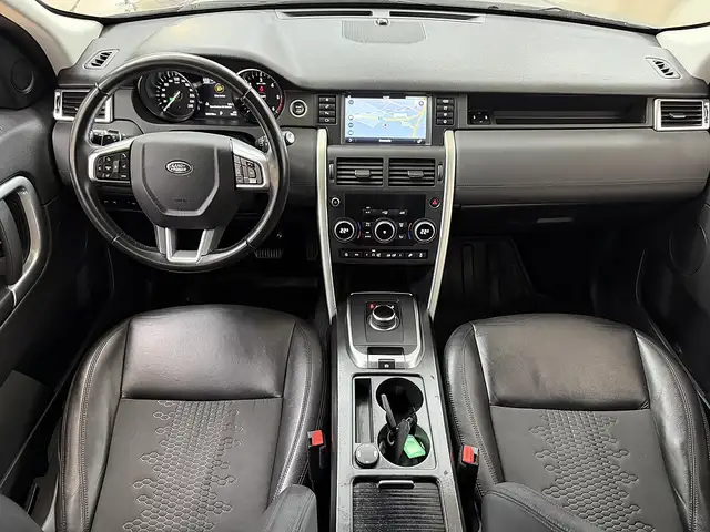 Land Rover Discovery Sport view 10