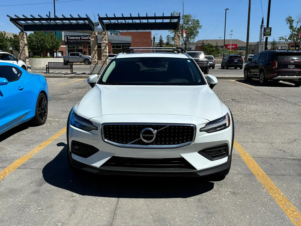Volvo V60 Cross Country снимка Volvo V60 Cross Country