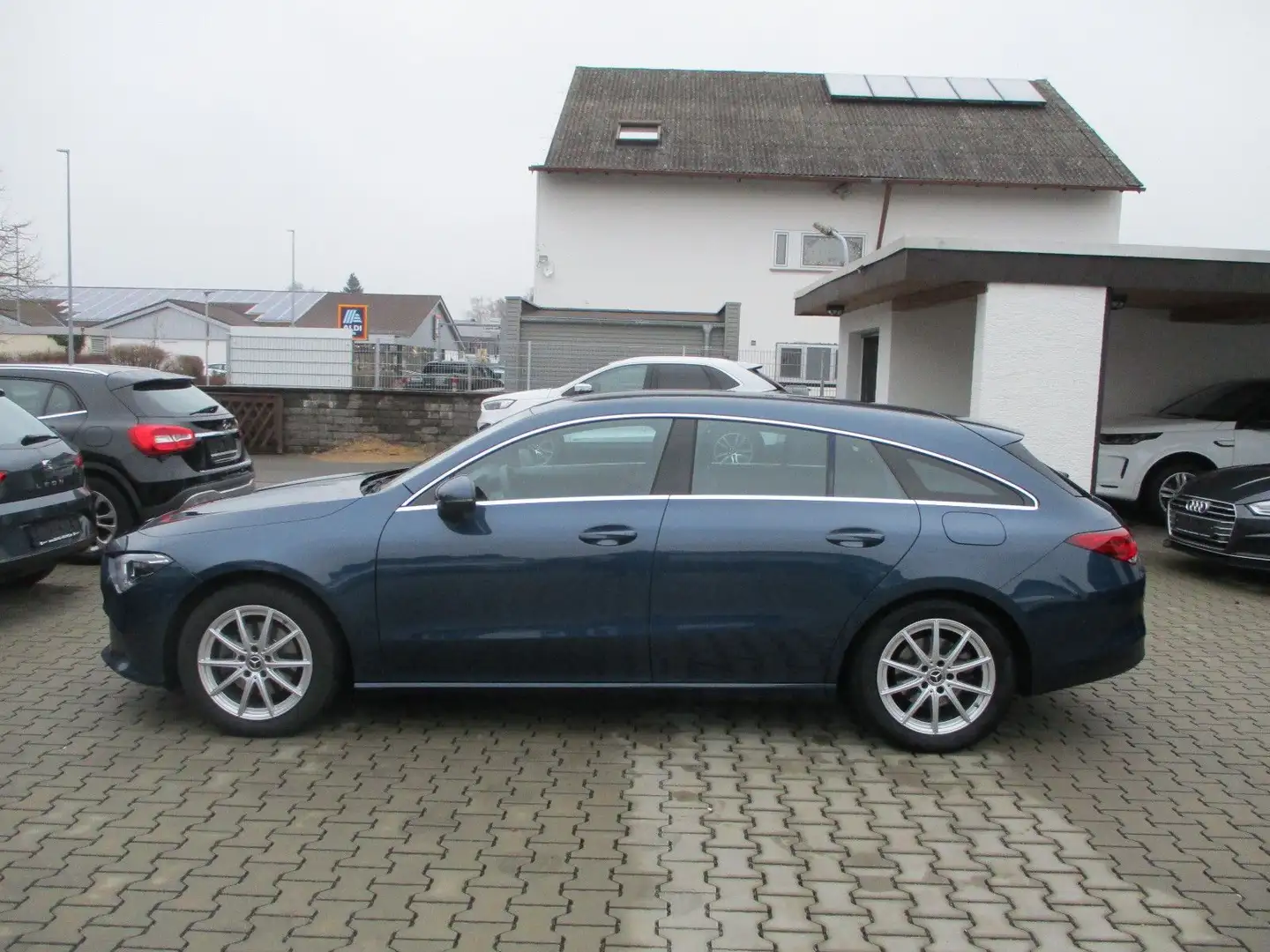 Mercedes-Benz CLA 200 CLA 200 d Shooting NAVI SITZH PDC TEMPOM LED Blau - 1