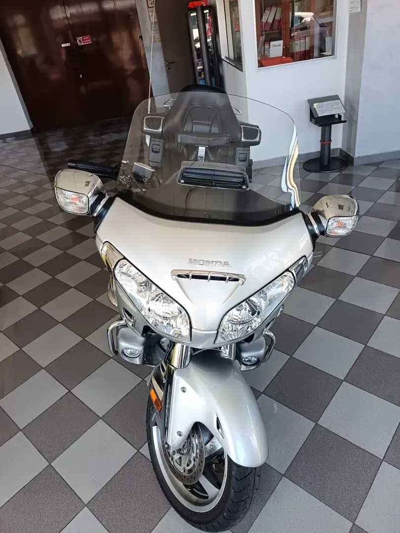 Honda GL 1800 Gri - 1