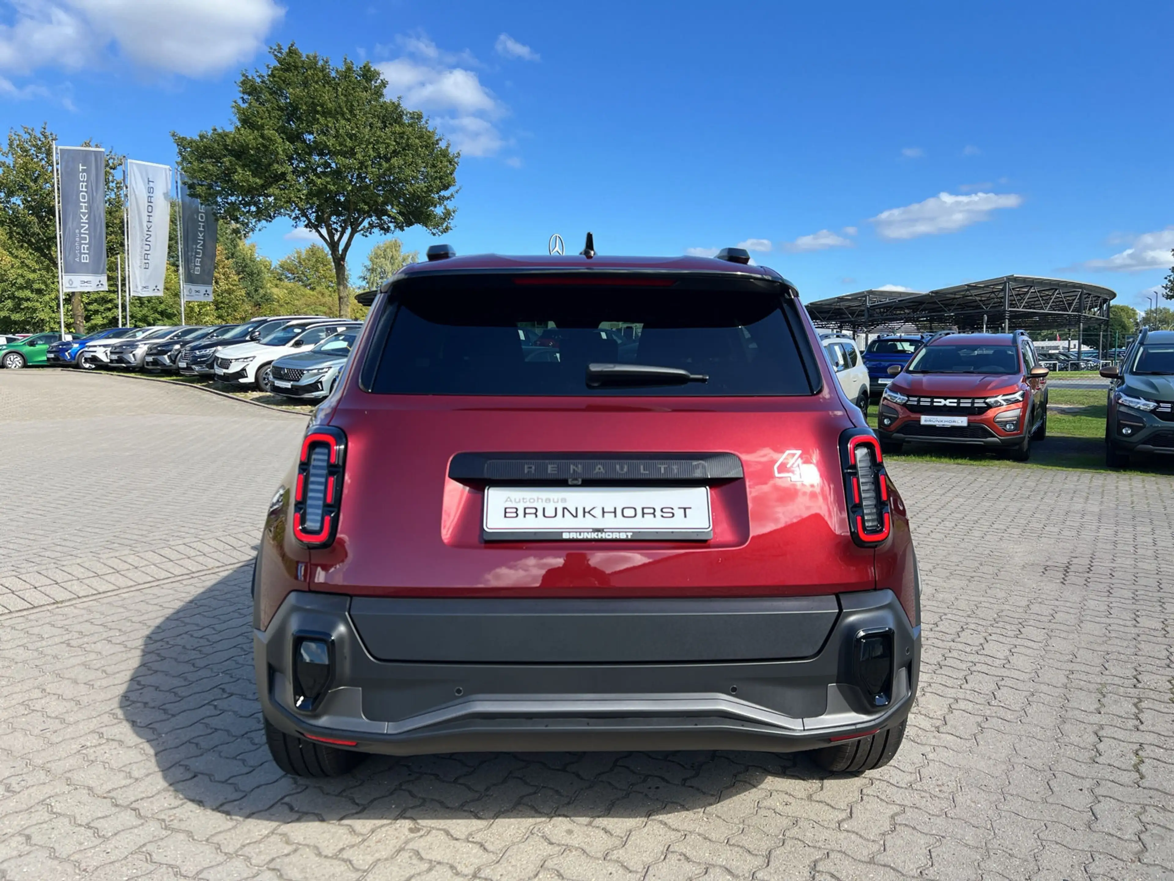 Renault R 4 E-Tech 150 Comfort Range Techno SHZ+RFK+LED — photo 2