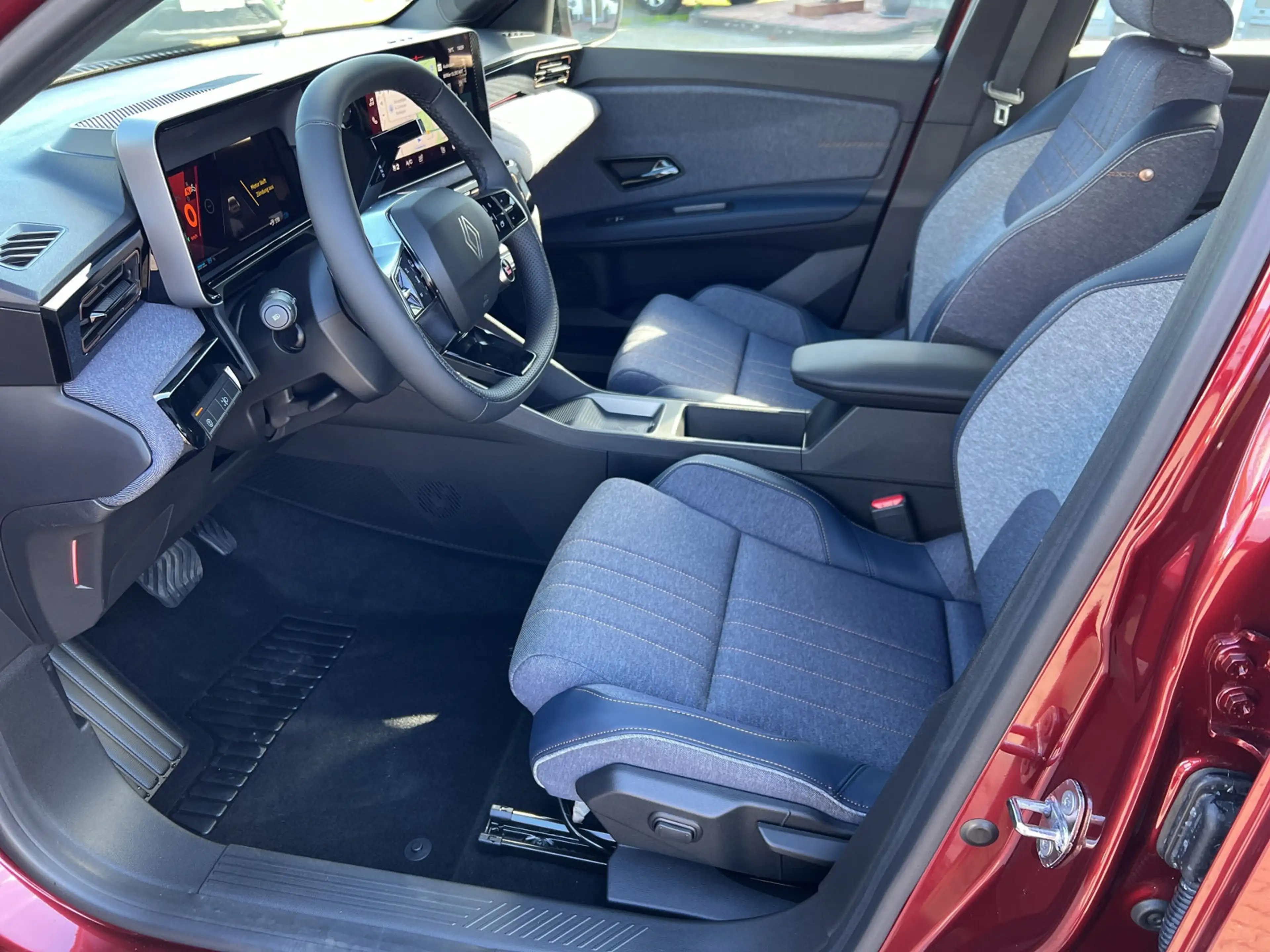 Renault R 4 E-Tech 150 Comfort Range Techno SHZ+RFK+LED — photo 5