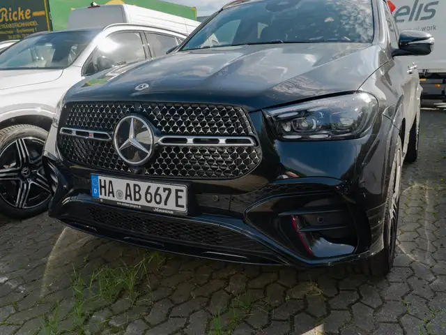 Mercedes-Benz GLE view 3