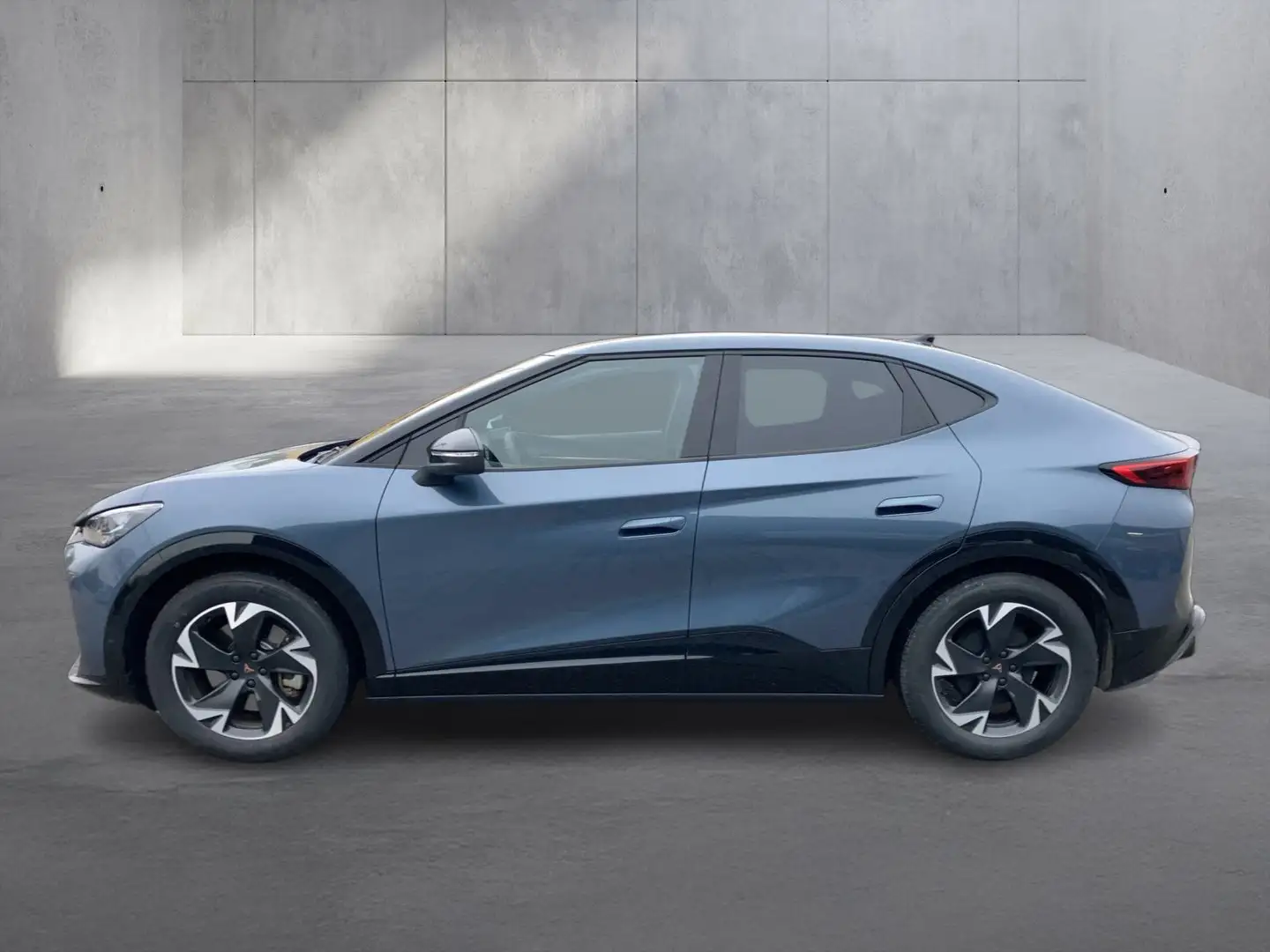 CUPRA Tavascan 210kW/286PS Blau - 2