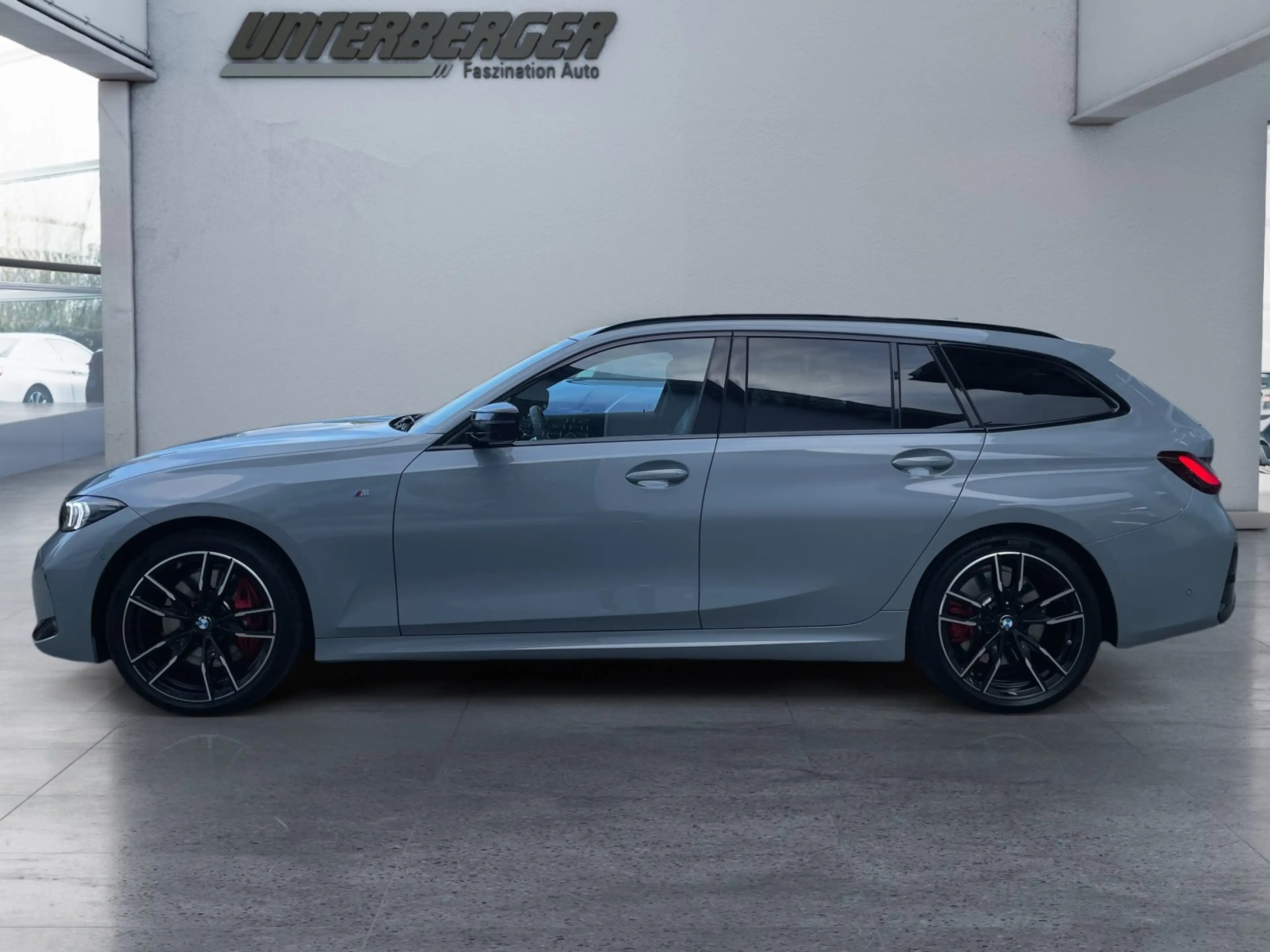 BMW 340 M340i xDrive Touring M Sportpaket Pro-Adaptives M — photo 3