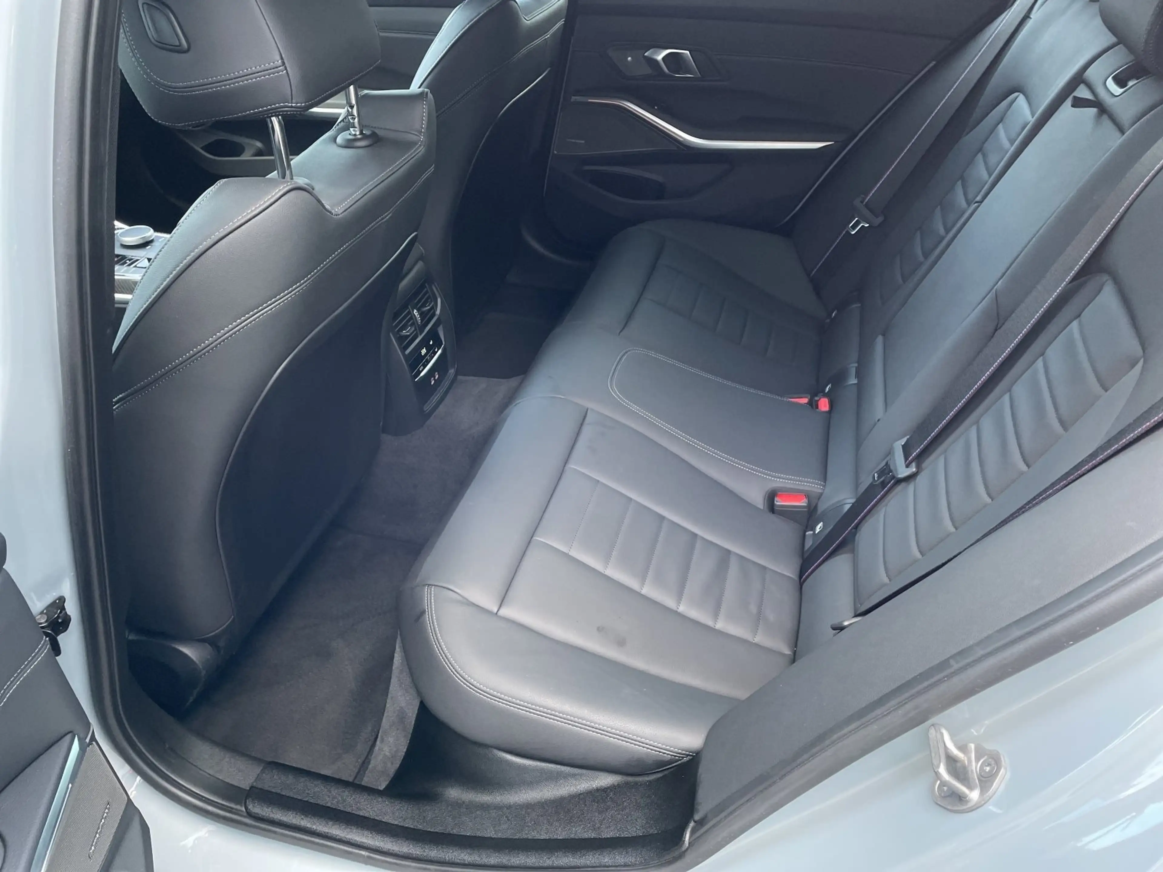 BMW 340 M340i xDrive Touring M Sportpaket Pro-Adaptives M — photo 11