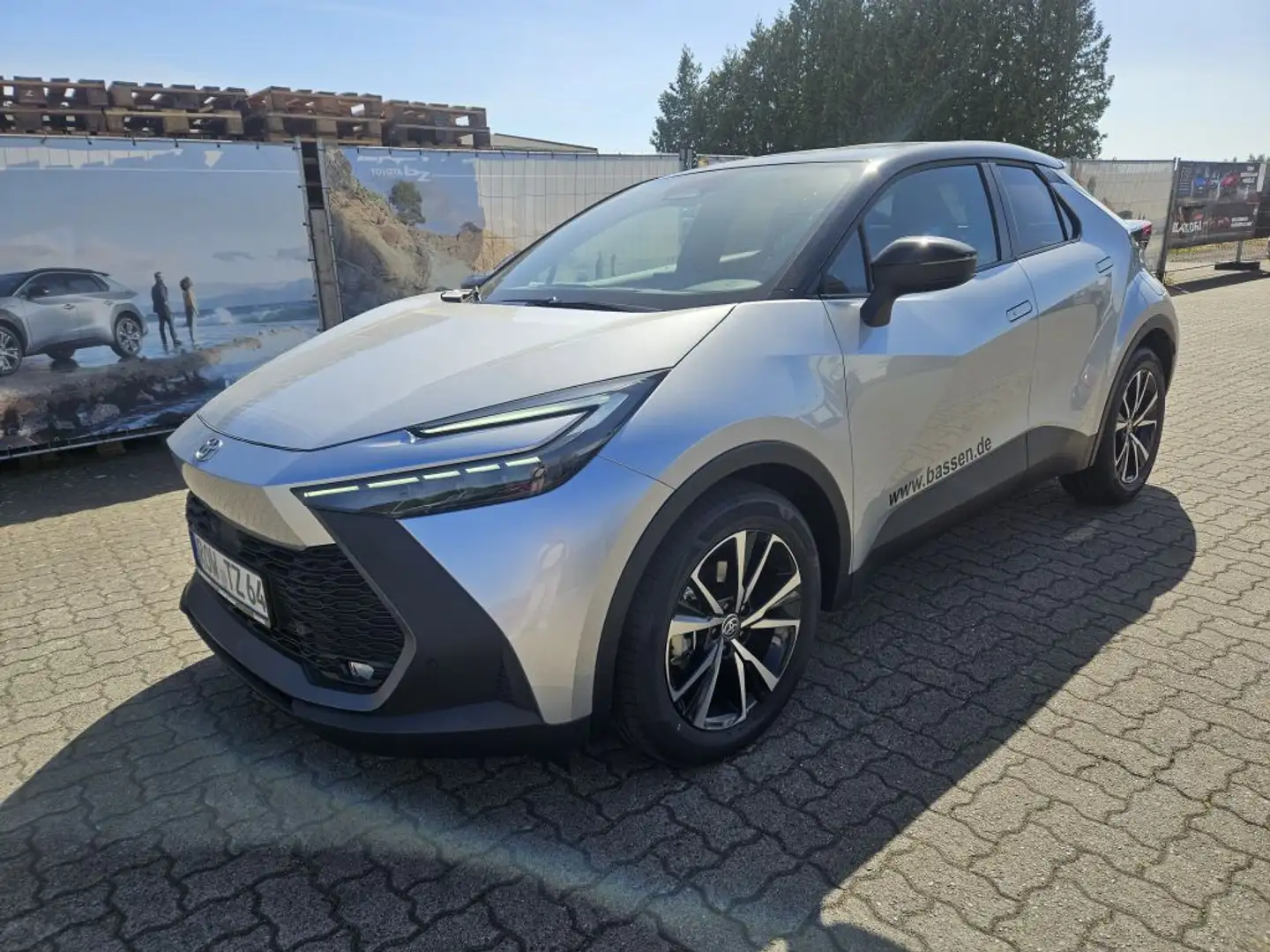 Toyota C-HR 1.8 Hybrid Teamplayer, Technik-Paket Zilver - 1