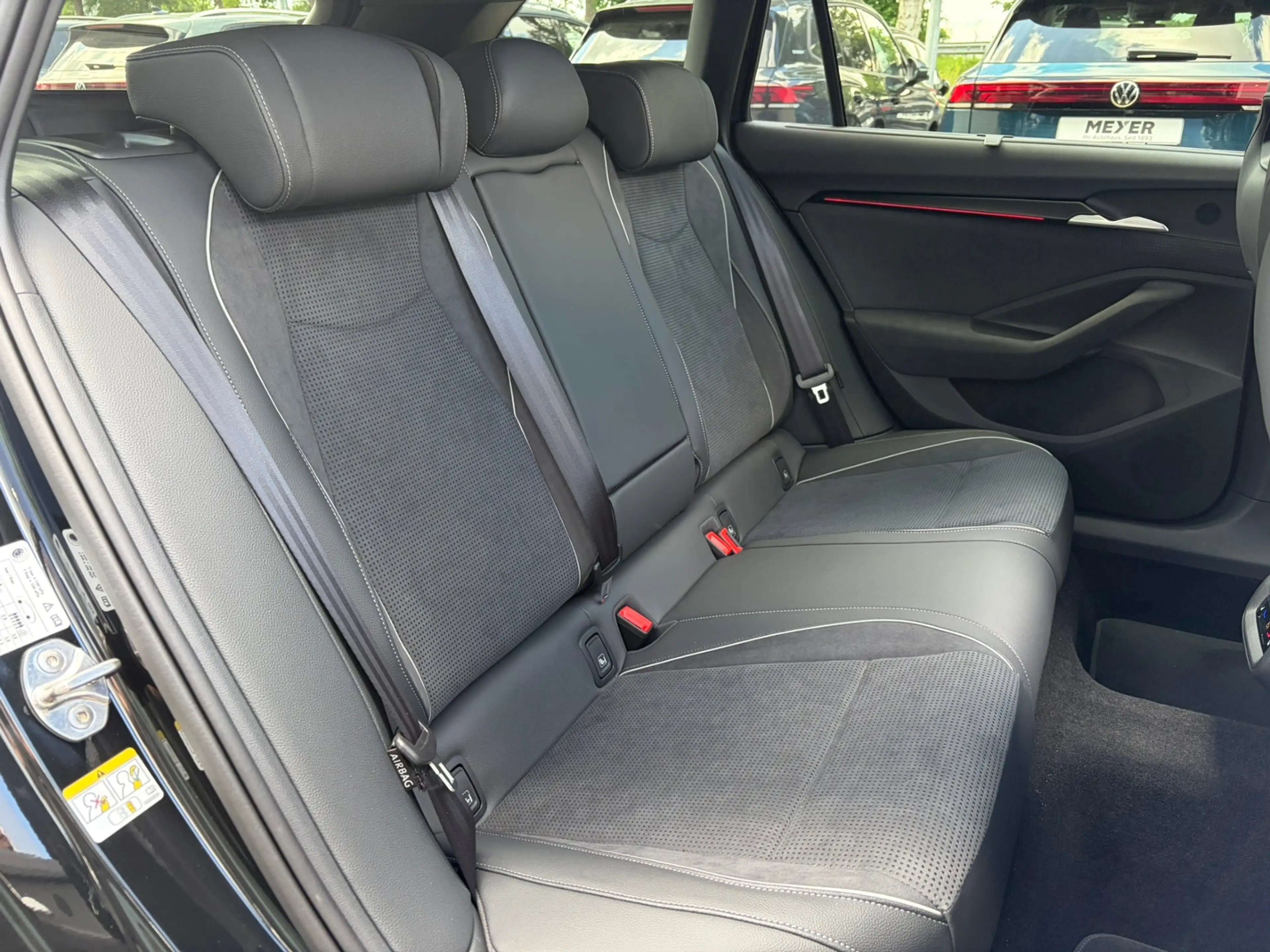 Skoda Superb Combi  Sportline 1.5 TSI IV DSG *AHK,Navi,19"-LM* — photo 11