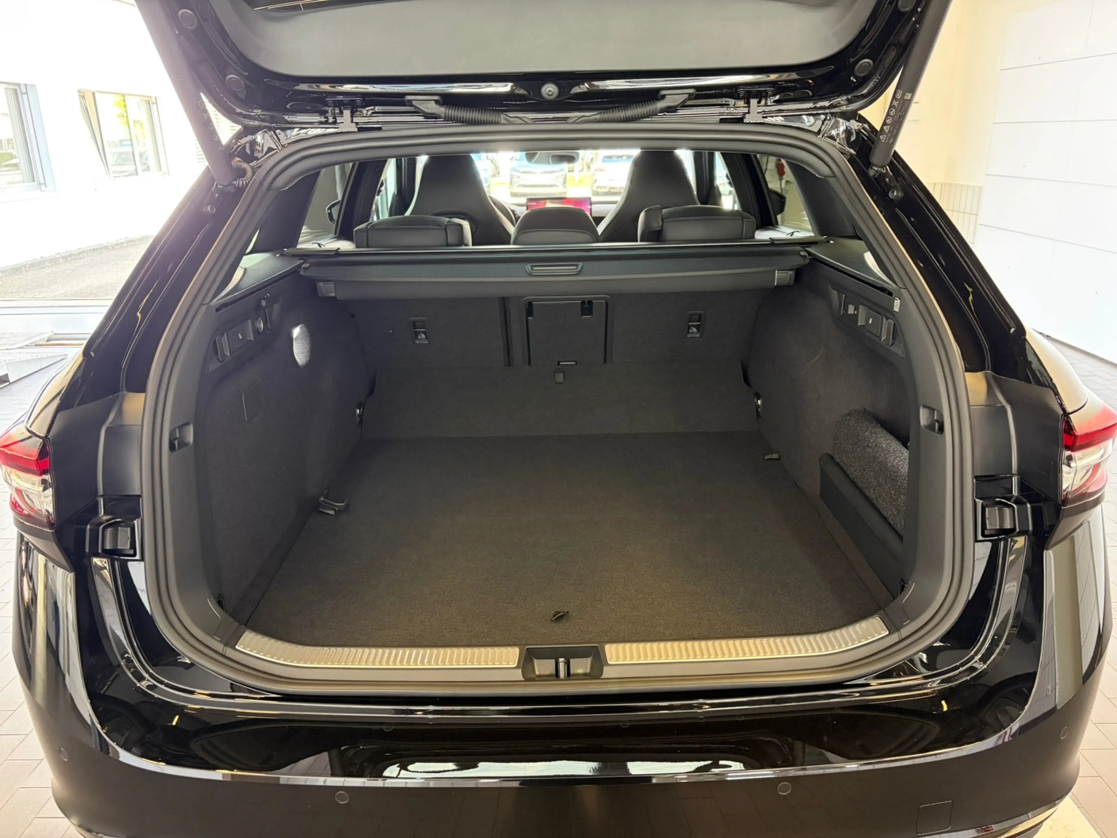 Skoda Superb Combi  Sportline 1.5 TSI IV DSG *AHK,Navi,19"-LM* — photo 7