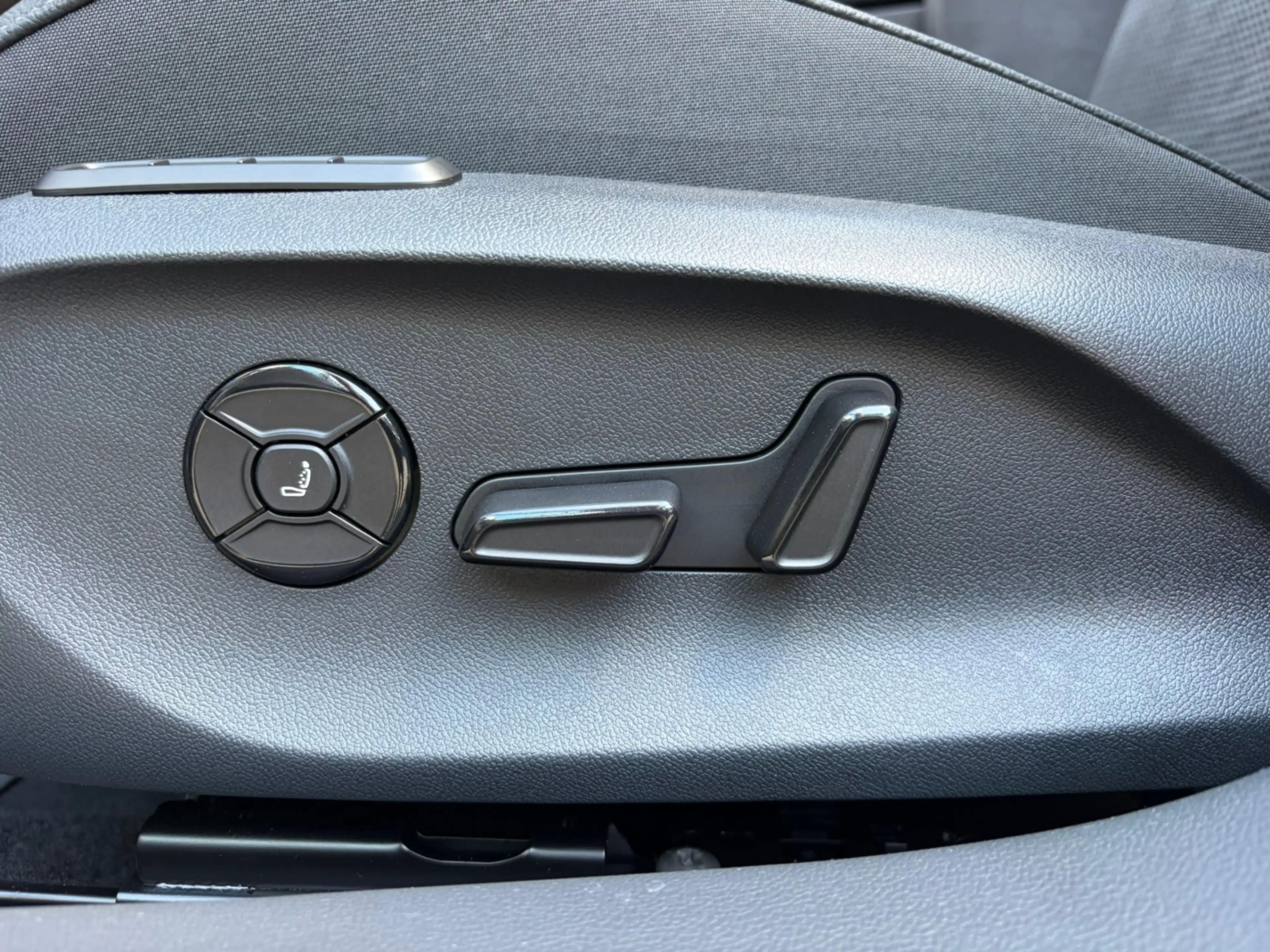 Skoda Superb Combi  Sportline 1.5 TSI IV DSG *AHK,Navi,19"-LM* — photo 12