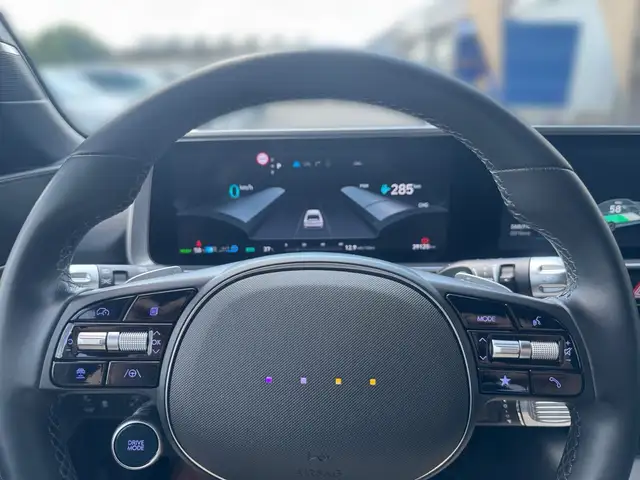 Hyundai Ioniq 6 view 8