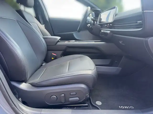 Hyundai Ioniq 6 view 14