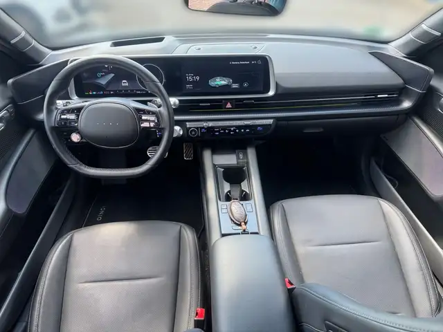 Hyundai Ioniq 6 view 11