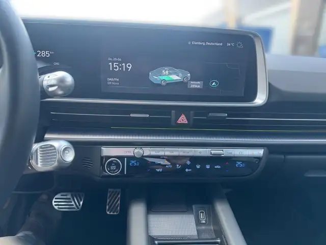 Hyundai Ioniq 6 view 9
