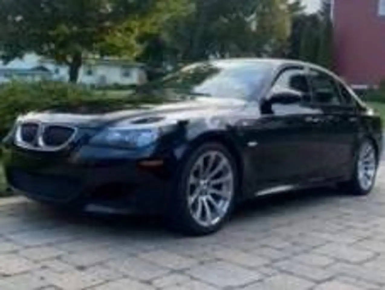 BMW 5 Series снимка BMW 5 Series