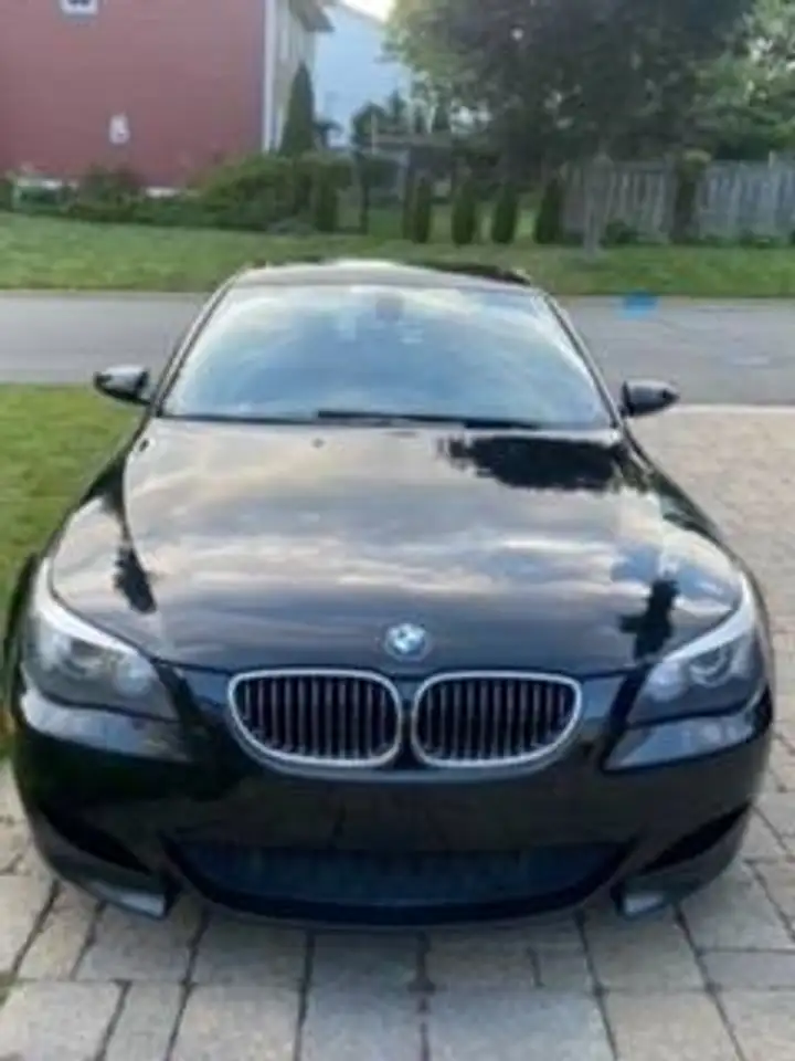 BMW 5 Series снимка BMW 5 Series