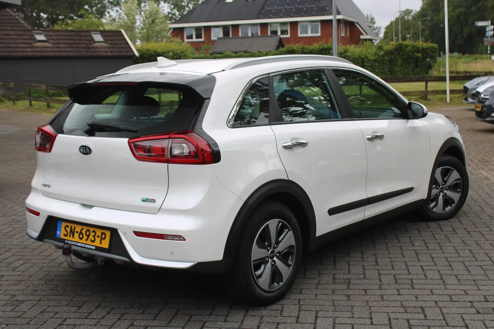 Kia Niro 1.6 GDi Hybrid DCT6 Automaat DynamicLine Travel Co Wit - 2