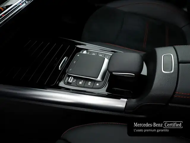 Mercedes-Benz B-Class view 14
