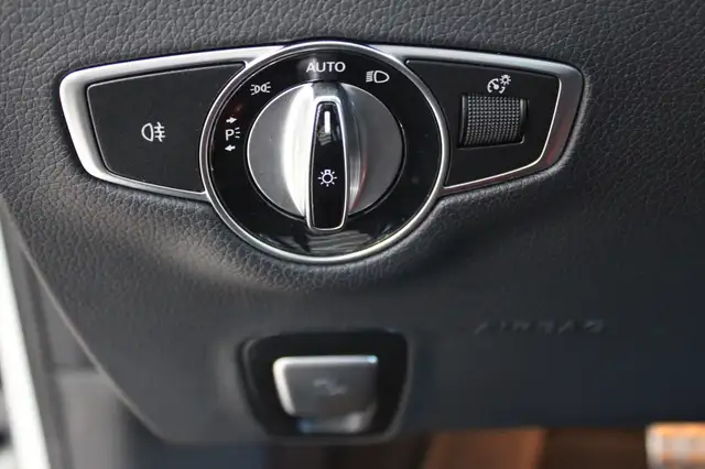 Mercedes-Benz E view 17