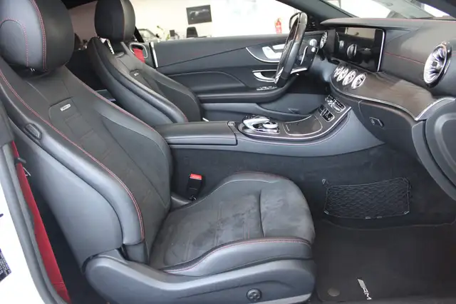 Mercedes-Benz E view 23